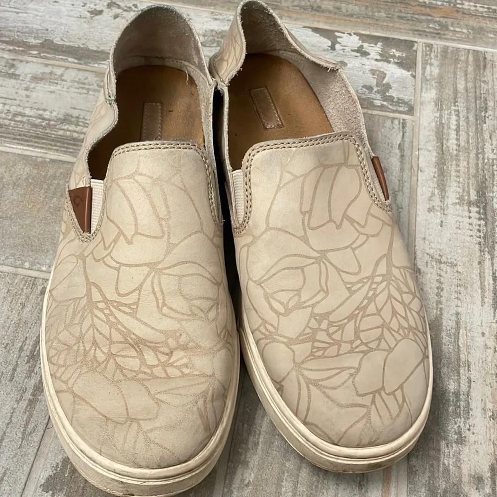 OluKai Beige Pehuea Floral Design Leather Sneakers